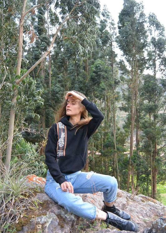 Polera Peru Color Negro Mujer con Capucha