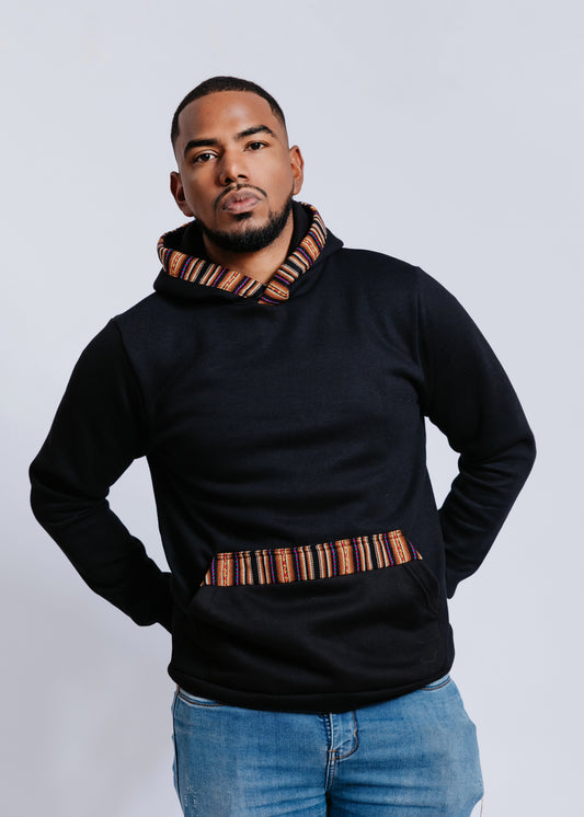 Polera Ñapuy Color Negro Hombre con Capucha